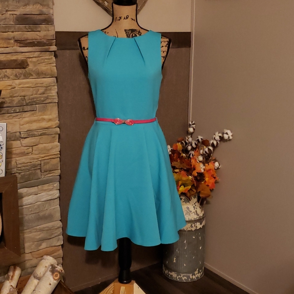 WOMEN'S 1950'S STYLE DRESS